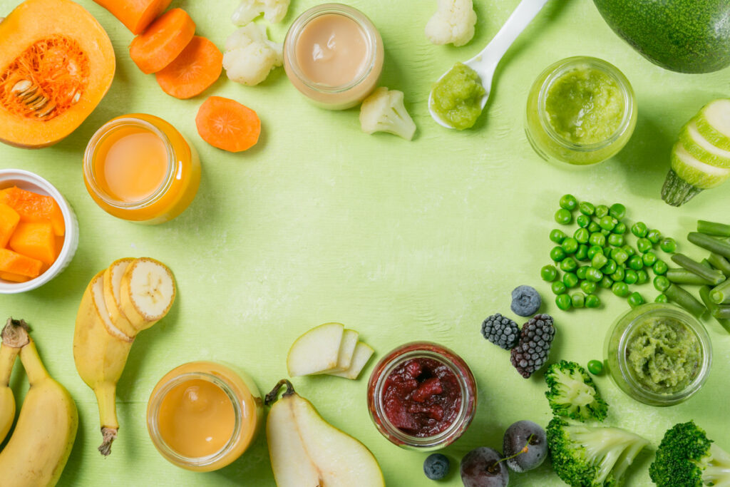 Introducing Solid Foods to Your Baby: A Comprehensive Guide